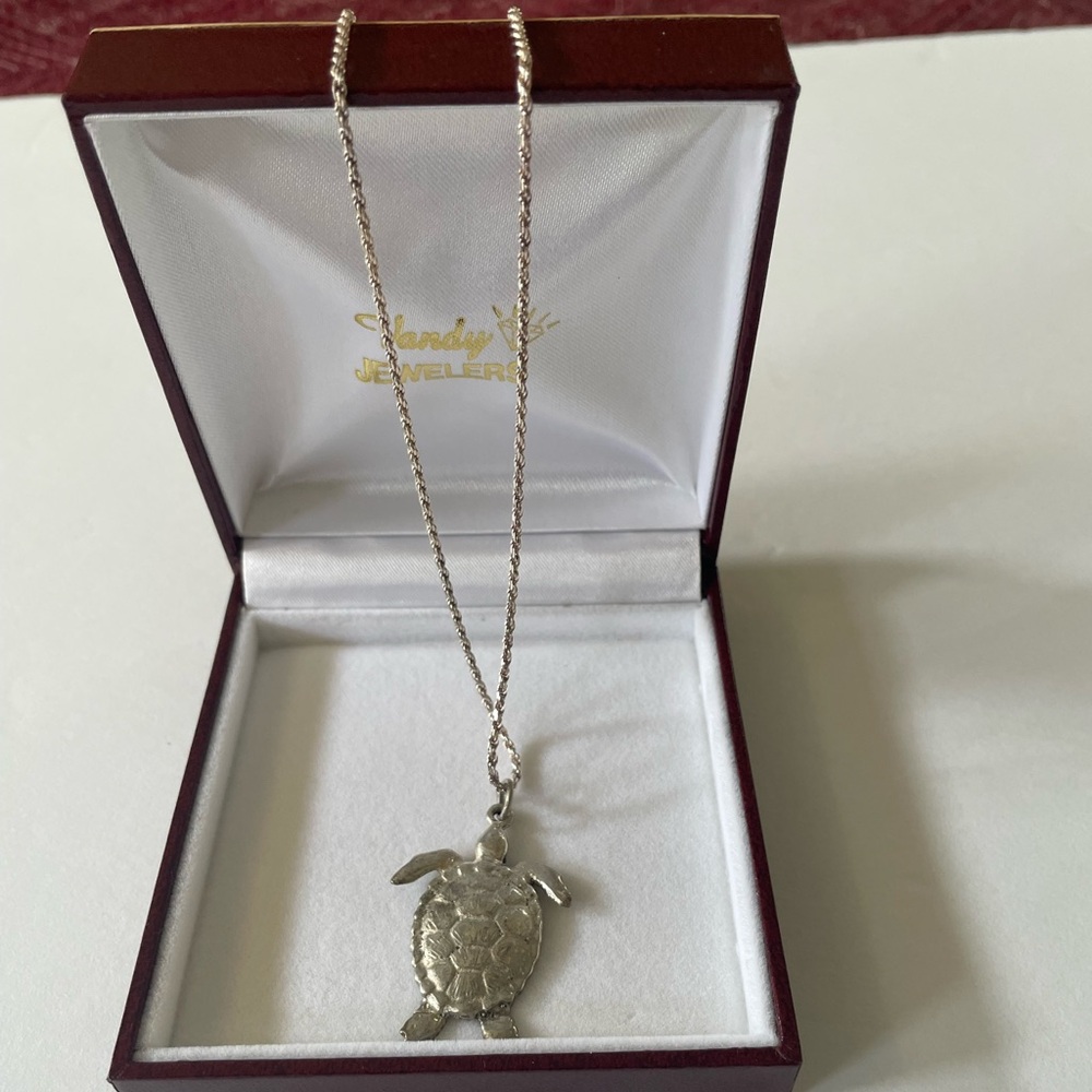 NWT Sterling Silver Sea Turtle Charm And Necklace 16 Inches